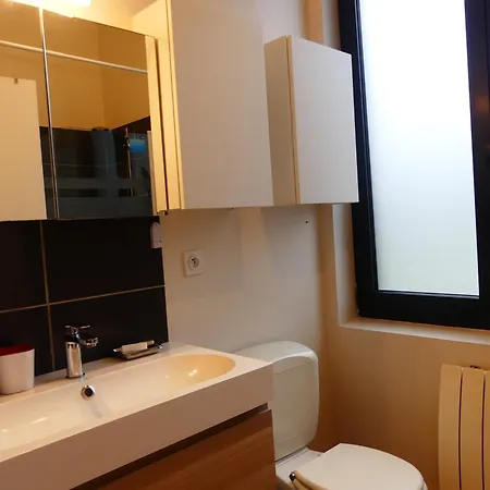 Cute Little House - 200 M Gare - Parking Prive